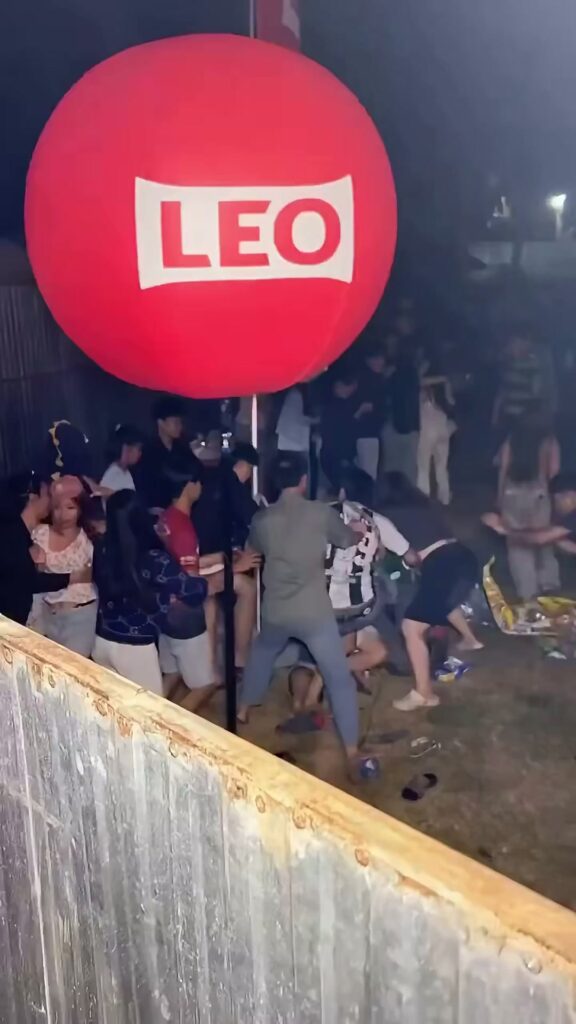 -ฤดูกาลหมอลำเริ่มแล้ว-ทางอำเภอกู่แก้ว-ประเทศอุดร-เพิ่นส่งเข