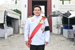รมว.สุรศักดิ์-เข้าเฝ้าทูลละอองธุลีพระบาท-ในพระราชพิธีทรงบำ