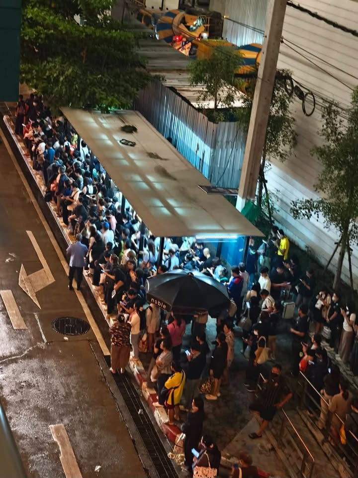 30-กย-69-เวลา-2030-น.-เมื่อไหร่จะถึงบ้าน-บรรยากาศ-ป้ายรถ-|-2026-09-30-14:04:00